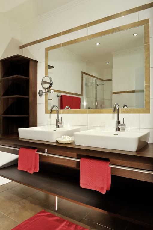 Familienhotel Moos-Alm Лиенц Номер фото