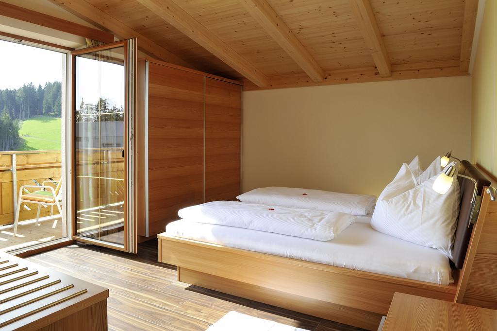 Familienhotel Moos-Alm Лиенц Номер фото
